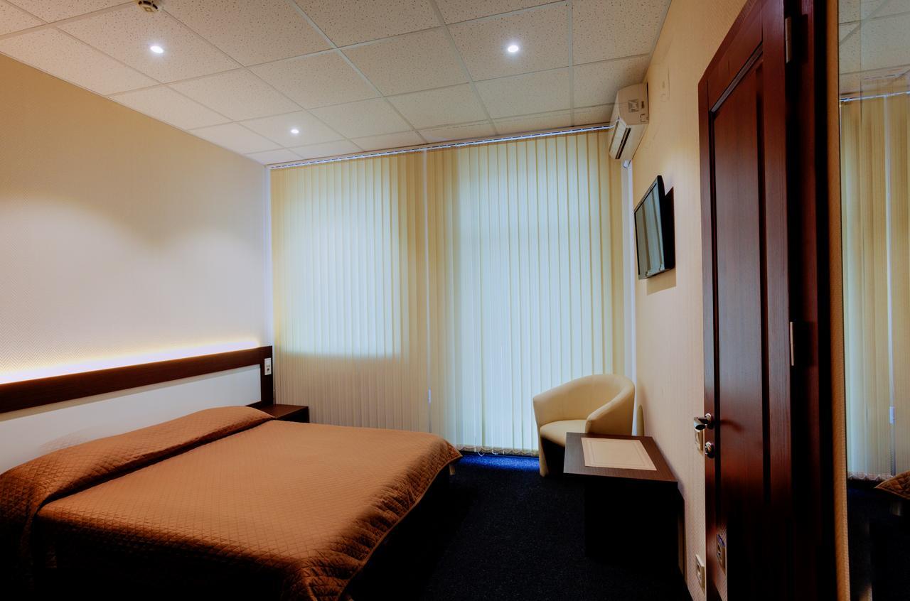 Comfort Hotel & Hostel Zaporizhia Exterior foto