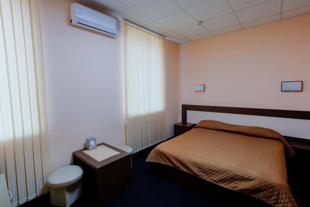 Comfort Hotel & Hostel Zaporizhia Exterior foto